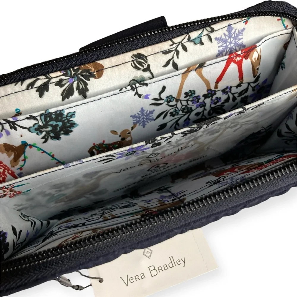 ⌛️SOLD⌛️ Vera Bradley RFID Turnlock Wallet Merry Mischief Snow Day Quilt Cotton - Picture 12 of 16